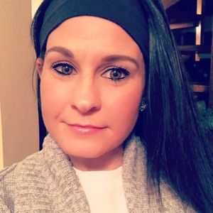 Meet your Posher, Caitlin